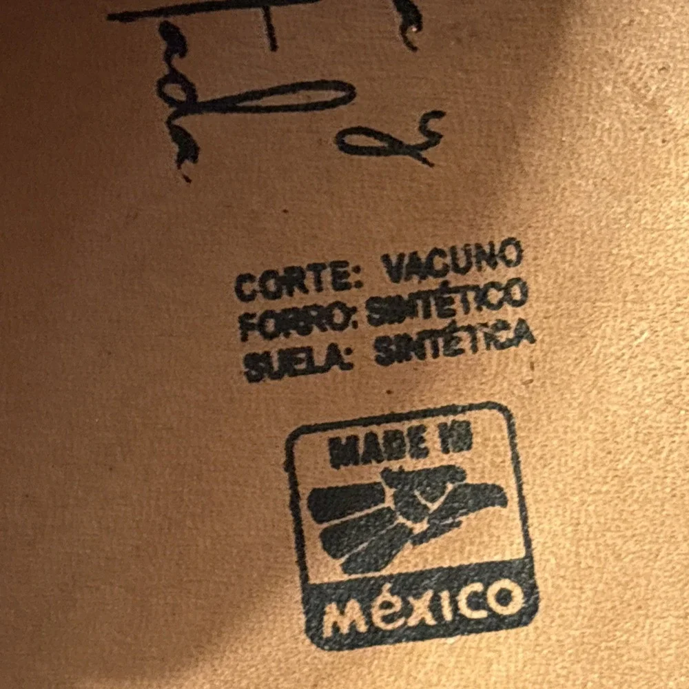 Vestida‎ Y Alborotada Black Flats/ Sandal Size 10 Shoes - Picture 4 of 8